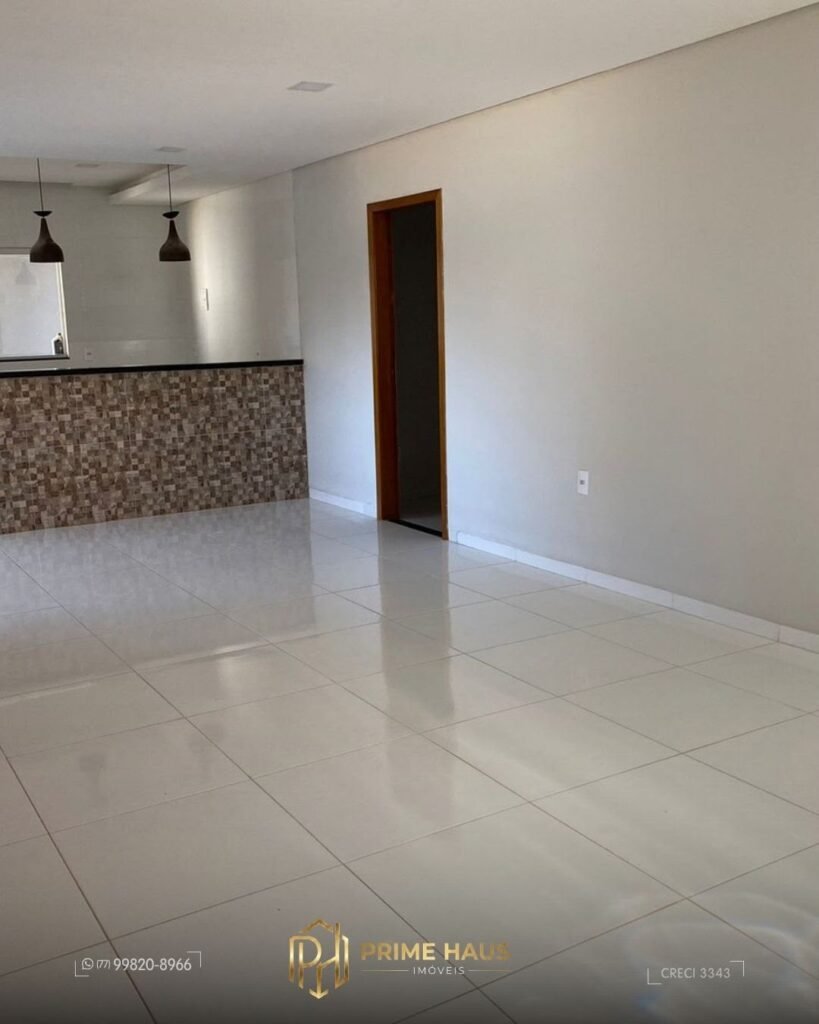 Aluga-se casa no Centro